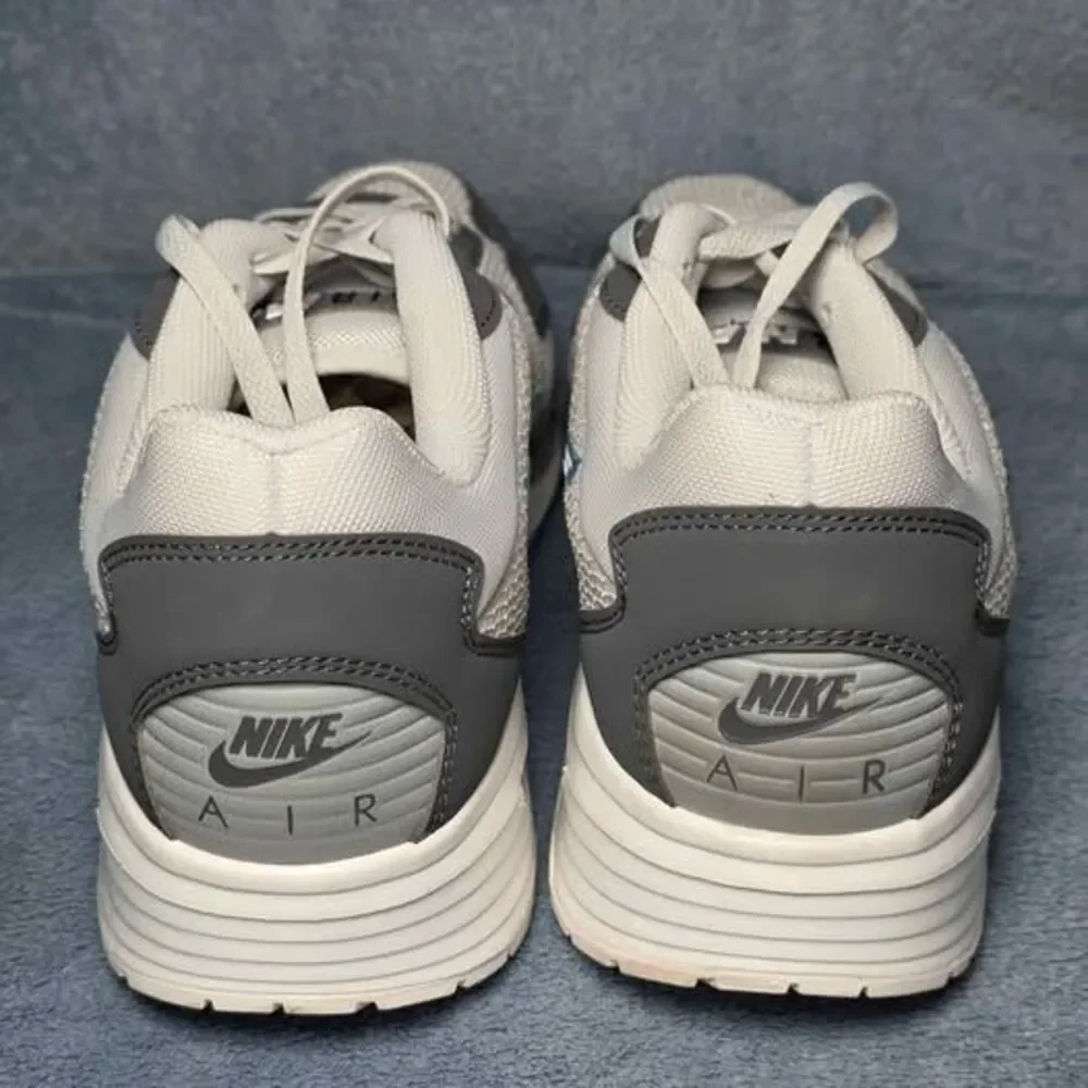 Nike Air Max Solo 